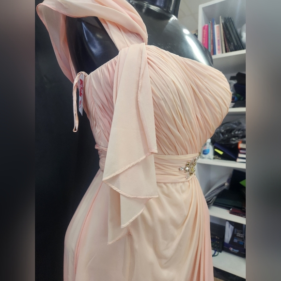 Prom Dress. Pink  Color. US 6. - Picture 7 of 7